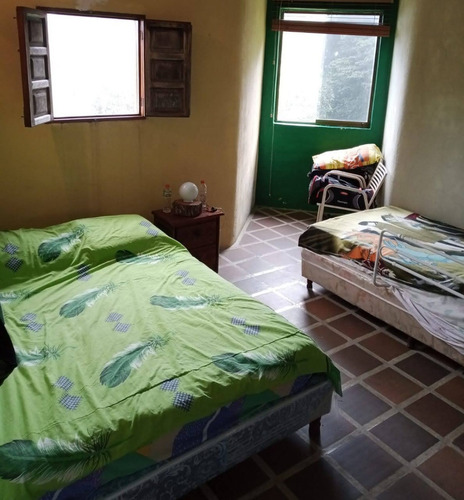 Casa En Ambiente Neblinoso De Montaña En El Punto Mas Alto ( 1000 Msnm) De La Sierra Oriental De Valle Guanape Entre Los Estados Anzoátegui Y Miranda