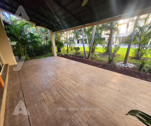 Casa En Venta, 4 Recámaras, 2 Niveles, La Vista, El Table, C