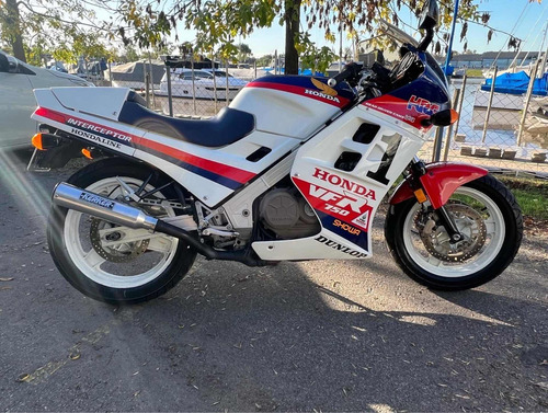 Imagen 16 de 25 de Honda Vfr 750 F 1986 V4. Original