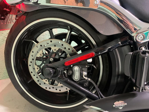 Harley Davidson Breakout 2015