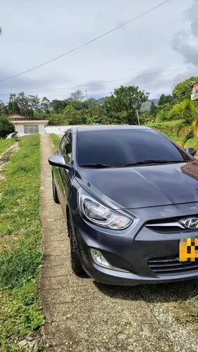 Hyundai Accent 1.6l 4 p
