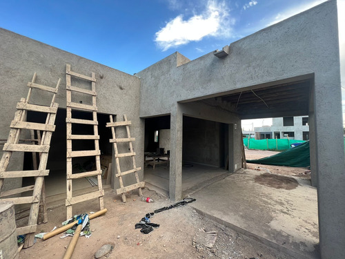 Imagen 18 de 30 de Casa En Obra Avanzada En Barrio Privado Pinar Del Sol V.