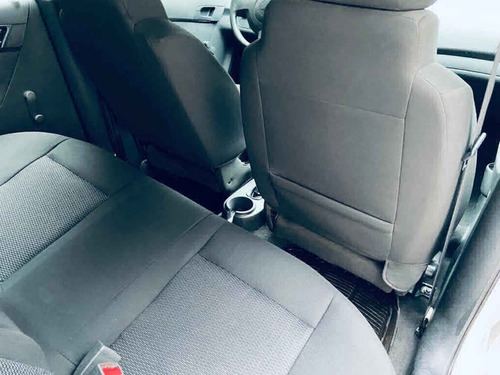 Imagen 9 de 10 de Chevrolet Aveo 2017 4p Ls L4/1.6 Man Linea Anterior