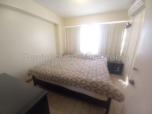 Miguel Quintero. Alquiler De Apartamento Los Palos Grandes