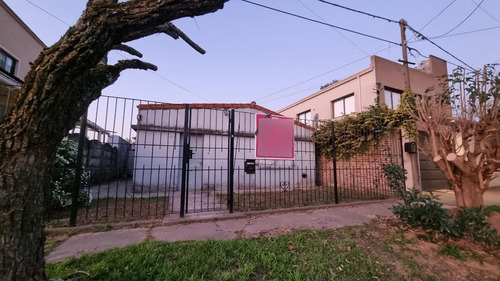 Casa En Venta Calle 24 E/482 Y 483 City Bell - La Plata
