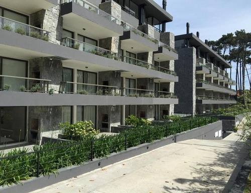 Venta Apartamento 1 Dormitorio Y Medio Con Parrillero Punta Del Este