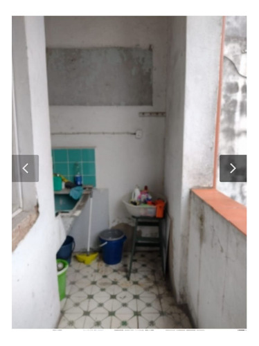 Casa De 8,66 X 38,51 En Villa Del Parque