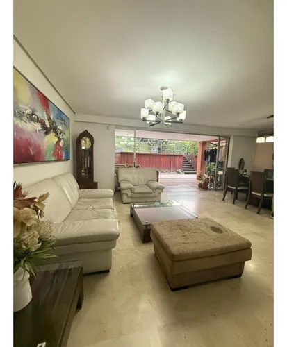 Casa Envigado Con Piscina Privada- 3alcobas-estudio- Área Total 397mt2