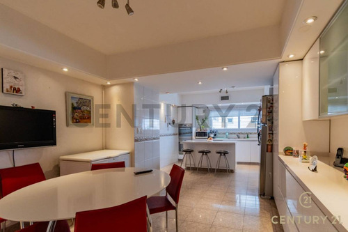 Venta Departamento 4 Ambientes Con Dependencia En Flores Sobre Avenida Avellaneda
