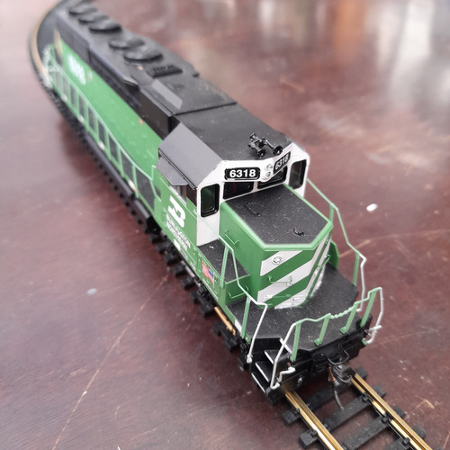 Imagem 2 de 8 de Locomotiva Ho Emd Sd40 Bn 6318 Athearn Rtr 8,7 Polegadas / 2