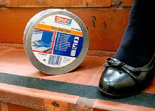Imagen 4 de 6 de Cinta Antideslizante Tesa Negra - Rollo Ancho 50mm X 15 M.