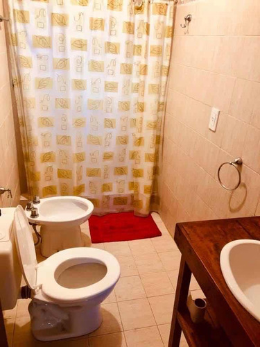 Cabaña En Alquiler - 2 Dormitorios 1 Baño - 64mts2 - City Bell, La Plata