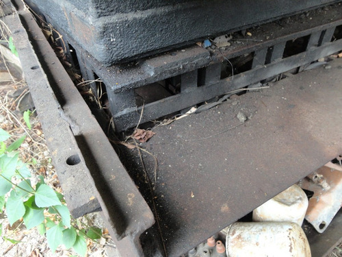 Imagen 5 de 6 de Molde De Bloque De Concreto Para Ponedora Marca Lorev