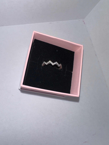 Anillo Zig-zag Pandora Con Zirconias