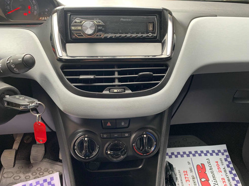 Imagem 11 de 13 de Peugeot 208 2014 1.5 Active Pack Flex 5p