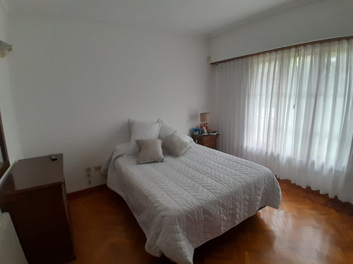 Chalet En Venta. Barrio Santa Monica