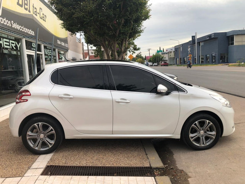 Peugeot 208 1.6 Feline 2013