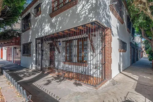 Casa Con Uso De Suelo Para Restaurante En Coyoacán
