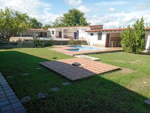Se Ofrece En Venta Hermosa Y Acogedora Casa Estilo Campestre Ubicada En Los Apamates Los Canales De Rio Chico