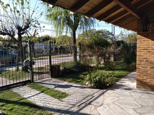 Venta Chalet En Marcos Paz Sobre Calle Sarmiento Imbatible Todos Los Servicios