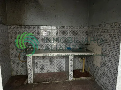 Casa En Venta En La Universidad. Cod V61643