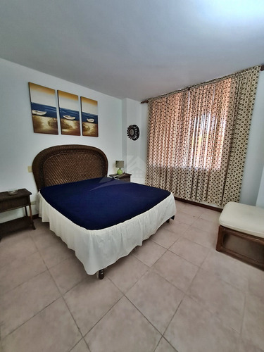 Imagen 4 de 13 de Apartamento Pb Con Terraza, Res. Las Marinas