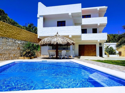 Belklia Giron Vende Posada En Chichiriviche (inc-030)
