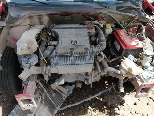 Imagen 6 de 10 de Fiat Punto Estándar Por Partes