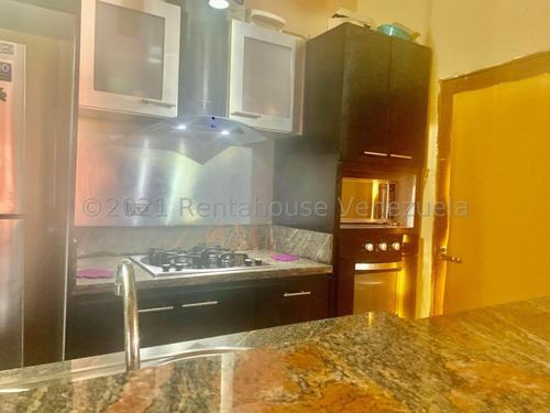 Imagen 6 de 10 de Casa En Venta Semiamoblada Con Buena Ubicación En La Puerta Maraven