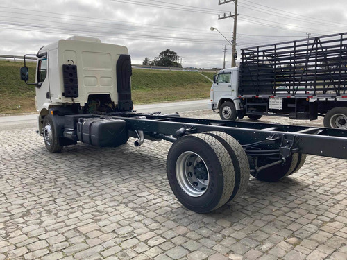 Imagem 15 de 15 de Volvo Vm 220