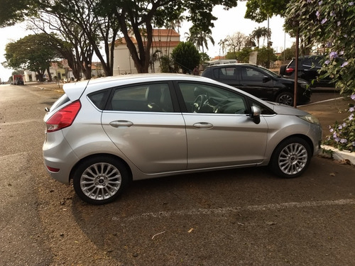 Imagem 3 de 10 de Ford Fiesta 2014 1.6 16v Titanium Flex Powershift 5p