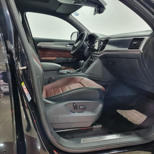 Volkswagen Cross Sport 3.6 R-Line At