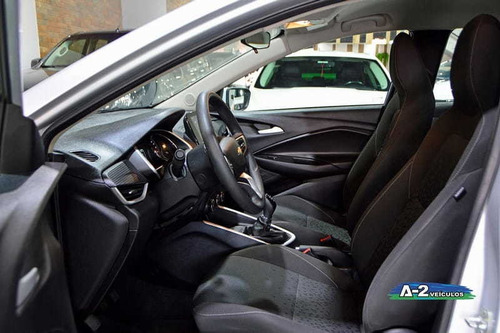 Imagem 3 de 15 de Chevrolet Onix Hatch 1.0 12v Tb Flex 2020