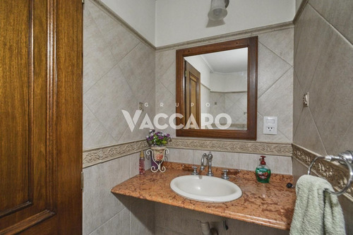Imagen 16 de 30 de Casa En Venta Castelar Con Pileta