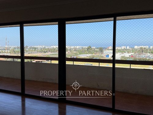 Arriendo Año Corrido Amplio Y Cómodo Departamento