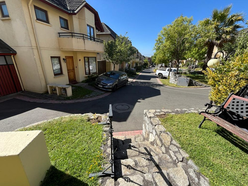 Oportunidad Única: Casa Semi-amoblada En Lomas De San Seba