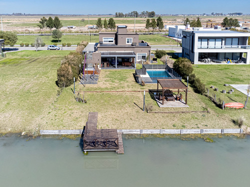Casa 5 Ambientes En Venta En San Lucas A La Laguna