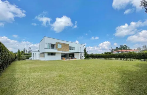 Casa En Venta En Llanogrande. Cod V12709