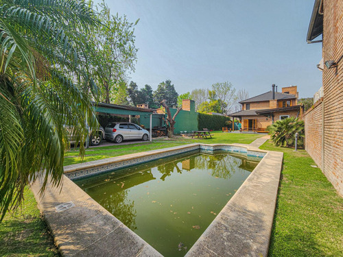 Casa De 3 Dormitorios Con Gran Jardín Y Pileta En Fisherton