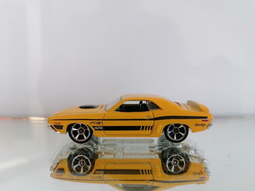 ´71 Dodge Challenger Marca Hw Showroom Esc. 1:64 Aprox