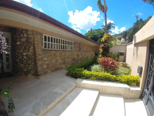 Espectacular Casa Quinta En Venta Lomas De Los Naranjos, Caracas Calle Cerrada Con Vigilancia 24 Horas 20-19257 