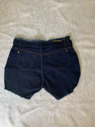 Imagem 2 de 2 de Short Jeans Feminino Plus Size Desfiado Com Amarração