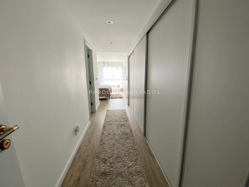Apartamento De 3 Dormitorios En Venta En Torre Nueva York, Punta Del Este.