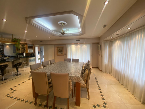 Imagen 8 de 15 de Venta De Casa Con Detalles De Categoria, En Saint Thomas Sur