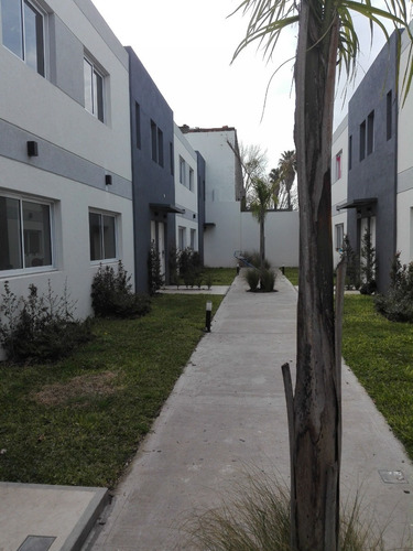 Imagen 2 de 12 de Venta A Estrenar. Duplex 3 Ambientes Interno Con Patio Y Cochera. Financia 30% - Ituzaingo