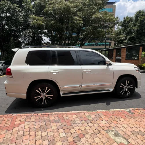 Toyota Land Cruiser 4.5 Imperial Lc200 Diésel