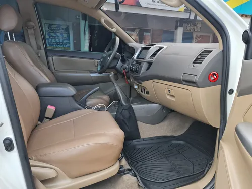Toyota Fortuner Urbana Sr5 2.7cc Mt Aa 4x2