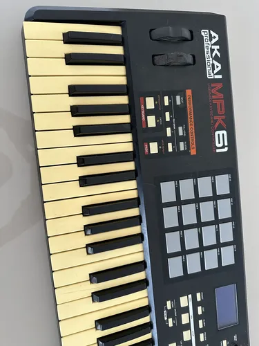 Controlador Midi Akai Mpk 61 | MercadoLivre