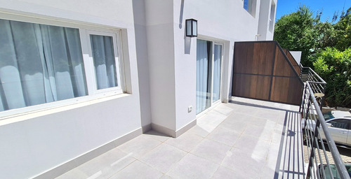 Departamento Bariloche, Alquiler Temporario. Excelente Ubicacion, Con Balcon Terraza A Estrenar