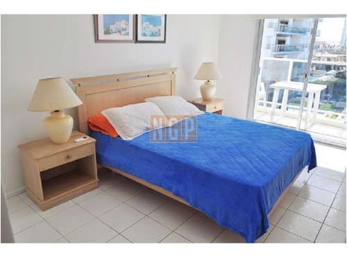 Apartamento Con Todos Los Servicios Buena Rentabilidad- Ref: 18257